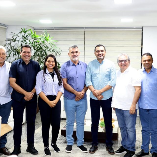 Importante reunião de trabalho no retorno do nosso governador Wanderlei. Vamos juntos continuar o compromisso com os tocantinenses. ✅