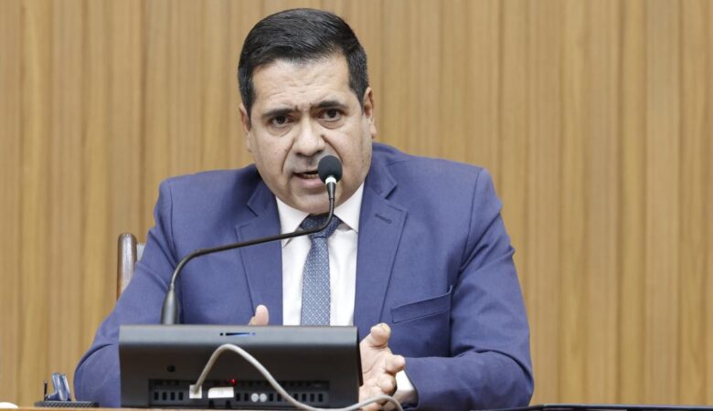 Em caráter de urgência, Marcus Marcelo requer que Governo envie PCCR à Assembleia